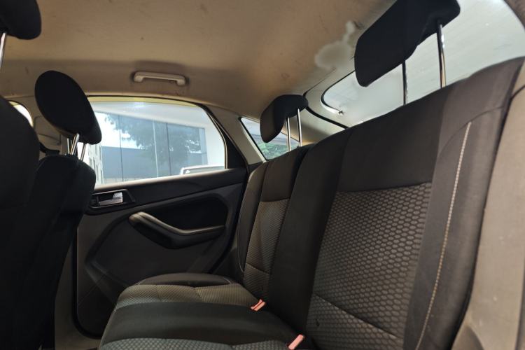 Used Ford Focus 2013 Hatchback Classic 1.8L Automatic Base Model Interior 4