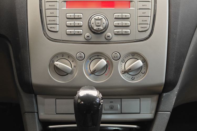 Used Ford Focus 2013 Hatchback Classic 1.8L Automatic Base Model Interior 6