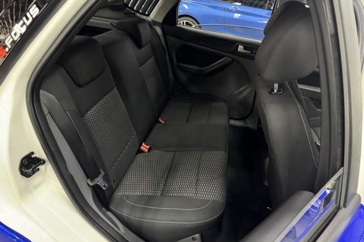 Used Ford Focus 2013 Hatchback Classic 1.8L Manual Base Model Interior 7