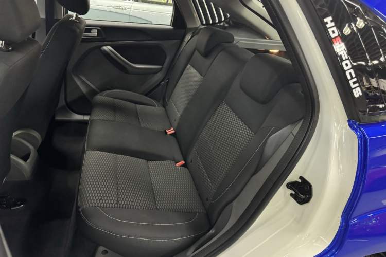 Used Ford Focus 2013 Hatchback Classic 1.8L Manual Base Model Interior 8