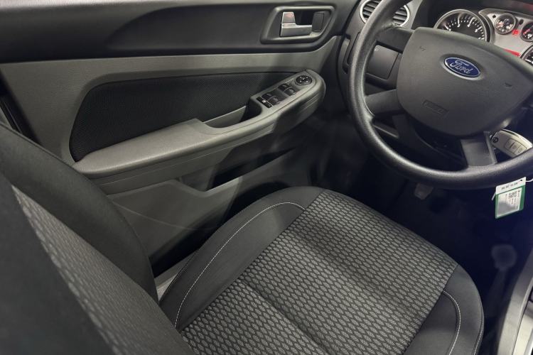 Used Ford Focus 2013 Hatchback Classic 1.8L Manual Base Model Interior 9