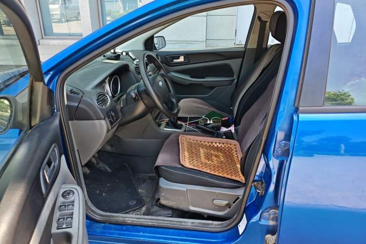 Used Ford Focus 2013 Hatchback Classic 1.8L Manual Base Model Left Front Seat