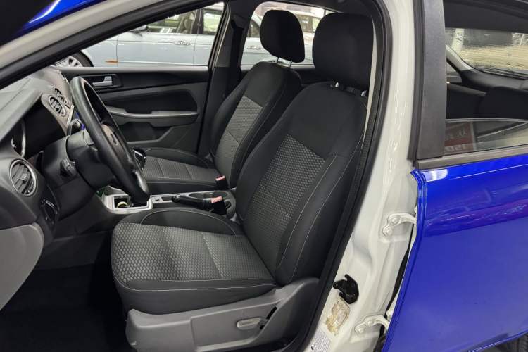 Used Ford Focus 2013 Hatchback Classic 1.8L Manual Base Model Left Front Seat