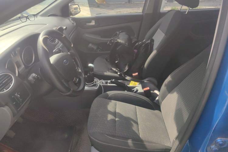 Used Ford Focus 2013 Hatchback Classic 1.8L Manual Base Model Left Front Seat
