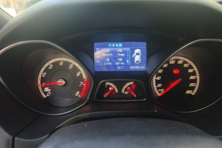 Used Ford Focus 2013 2.0T ST Standard Edition Odometer Close Up