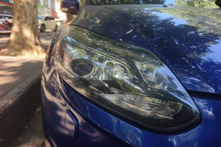 Used Ford Focus 2013 2.0T ST Standard Edition Right Front Headlight