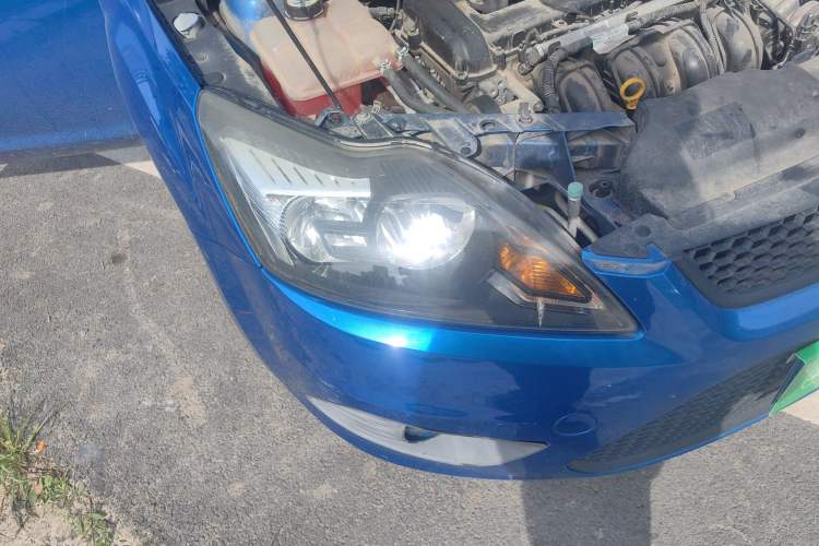 Used Ford Focus 2013 Hatchback Classic 1.8L Manual Base Model Right Front Headlight