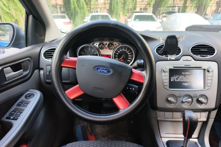 Used Ford Focus 2013 Hatchback Classic 1.8L Automatic Base Model Steering Wheel