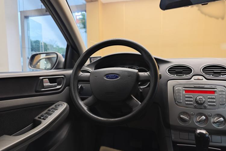 Used Ford Focus 2013 Hatchback Classic 1.8L Automatic Base Model Steering Wheel