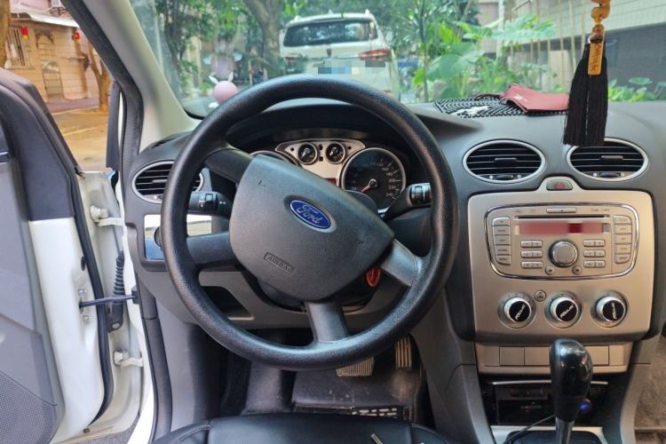 Used Ford Focus 2013 Hatchback Classic 1.8L Automatic Base Model Steering Wheel