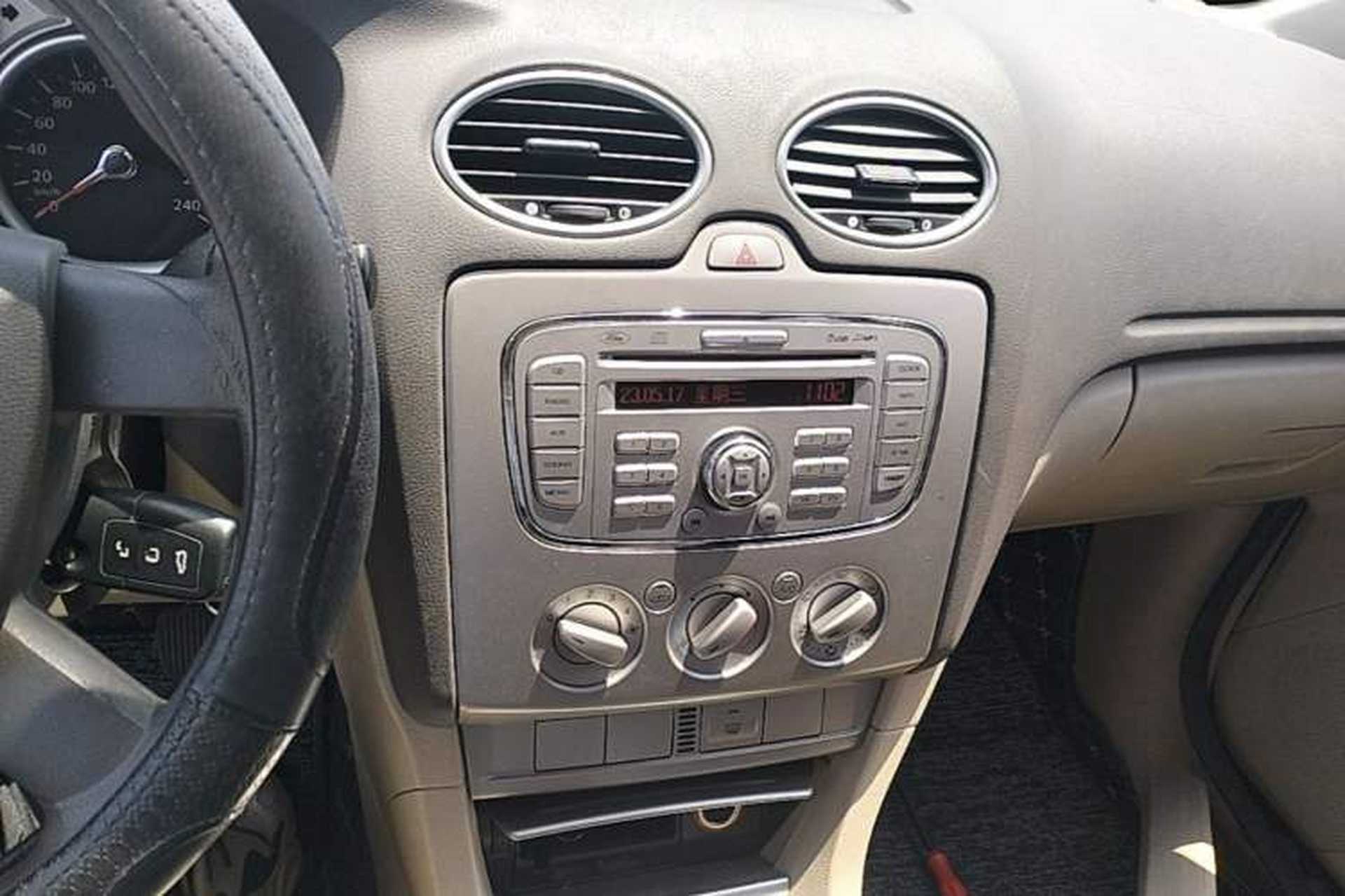 Used Ford Focus 2013 Sedan Classic 1.8L Manual Base Model Audio And AC Panel