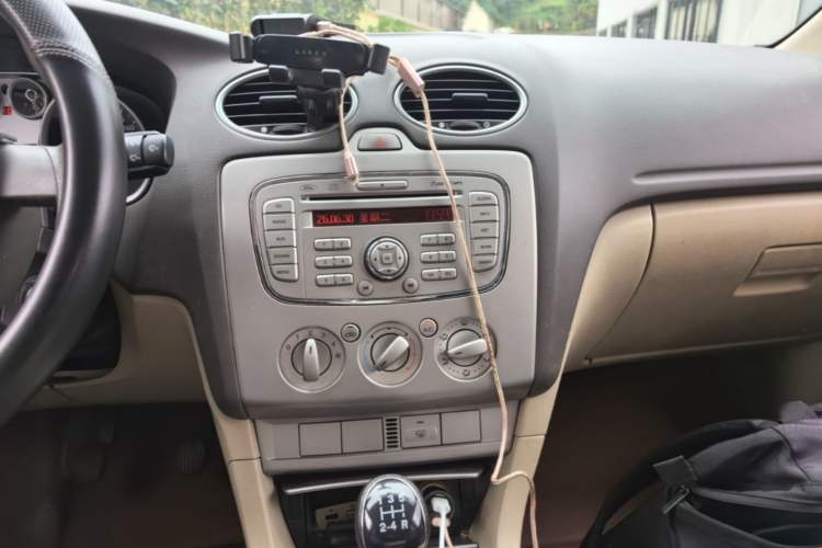 Used Ford Focus 2013 Sedan Classic 1.8L Manual Base Model Audio And AC Panel
