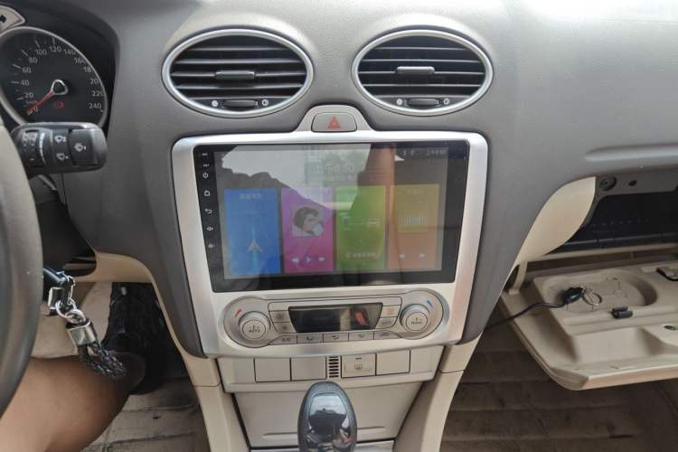 Used Ford Focus 2013 Sedan Classic 1.8L Automatic Fashion Edition Audio And AC Panel