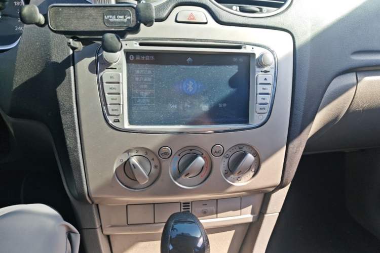 Used Ford Focus 2013 Hatchback Classic 1.8L Automatic Base Model Audio And AC Panel
