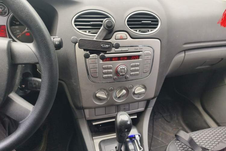Used Ford Focus 2013 Hatchback Classic 1.8L Automatic Millionth Anniversary Edition Audio And AC Panel