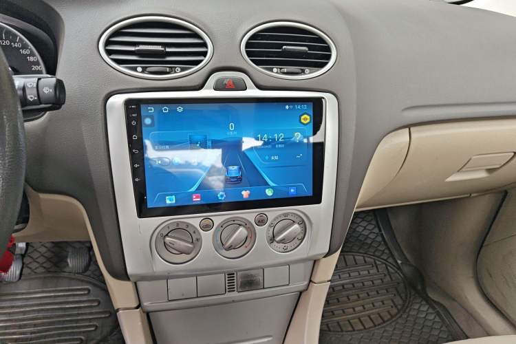Used Ford Focus 2013 Sedan Classic 1.8L Manual Base Model Audio And AC Panel