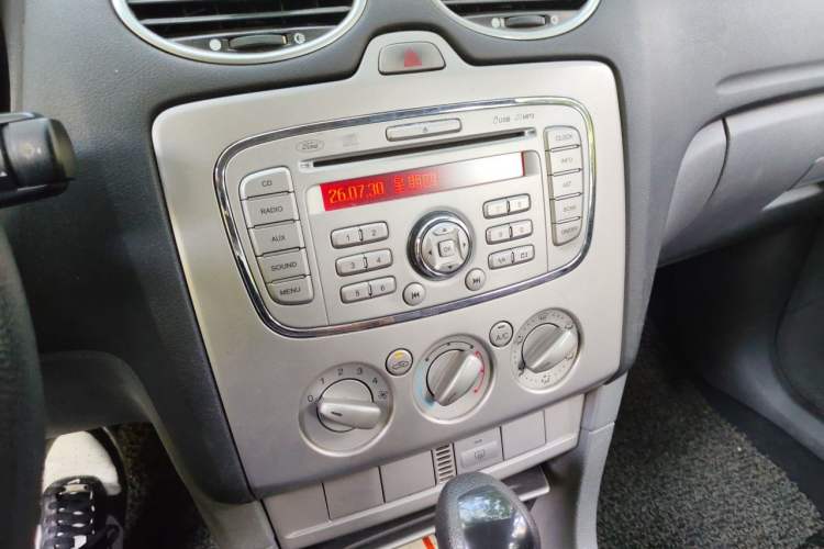 Used Ford Focus 2013 Hatchback Classic 1.8L Automatic Base Model Audio And AC Panel