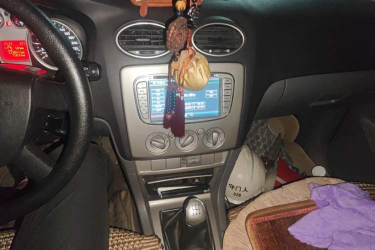 Used Ford Focus 2013 Hatchback Classic 1.8L Manual Base Model Audio And AC Panel