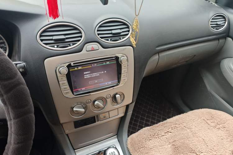 Used Ford Focus 2013 Hatchback Classic 1.8L Manual Base Model Audio And AC Panel