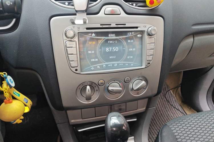 Used Ford Focus 2013 Hatchback Classic 1.8L Automatic Base Model Audio And AC Panel