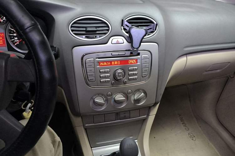 Used Ford Focus 2013 Sedan Classic 1.8L Manual Base Model Audio And AC Panel