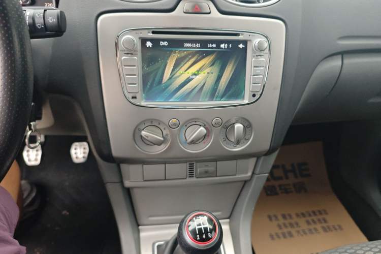 Used Ford Focus 2013 Hatchback Classic 1.8L Manual Base Model Audio And AC Panel