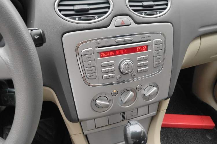 Used Ford Focus 2013 Sedan Classic 1.8L Automatic Base Model Audio And AC Panel