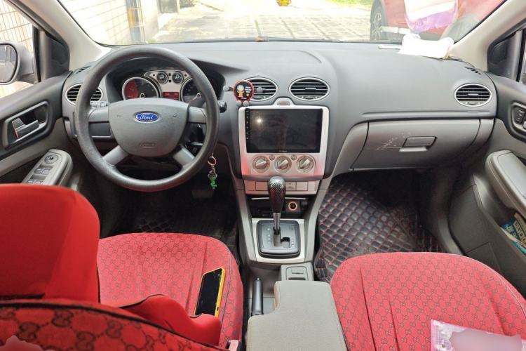 Used Ford Focus 2013 Hatchback Classic 1.8L Automatic Base Model Center Console