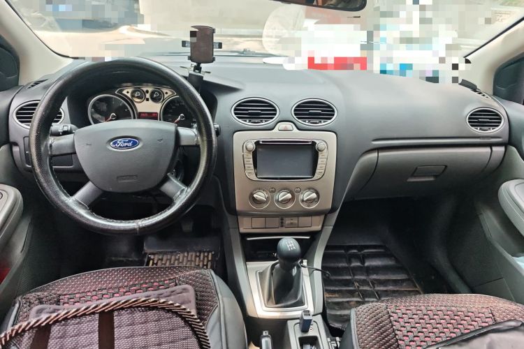 Used Ford Focus 2013 Hatchback Classic 1.8L Manual Base Model Center Console