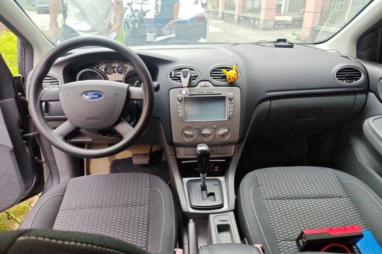 Used Ford Focus 2013 Hatchback Classic 1.8L Automatic Base Model Center Console