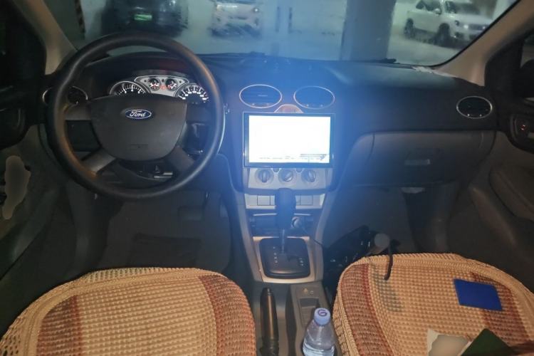 Used Ford Focus 2013 Hatchback Classic 1.8L Automatic Base Model Center Console