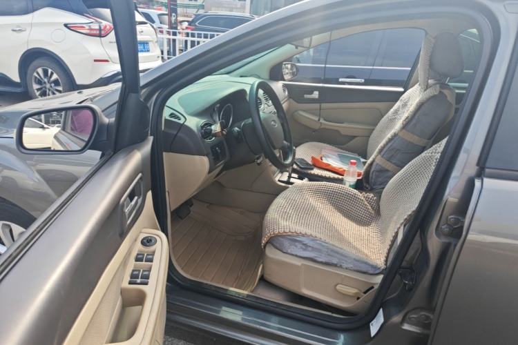 Used Ford Focus 2013 Sedan Classic 1.8L Automatic Base Model Driver Seat