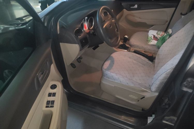 Used Ford Focus 2013 Sedan Classic 1.8L Manual Base Model Driver Seat