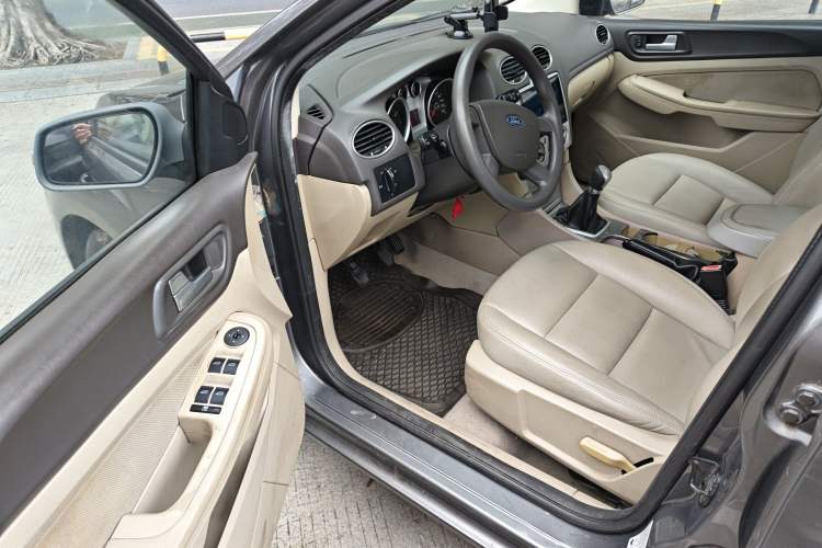 Used Ford Focus 2013 Sedan Classic 1.8L Manual Base Model Driver Seat
