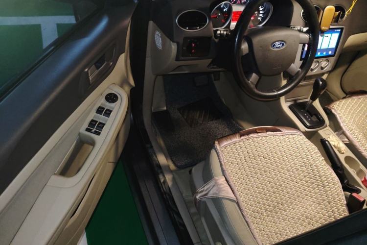 Used Ford Focus 2013 Sedan Classic 1.8L Automatic Base Model Driver Seat