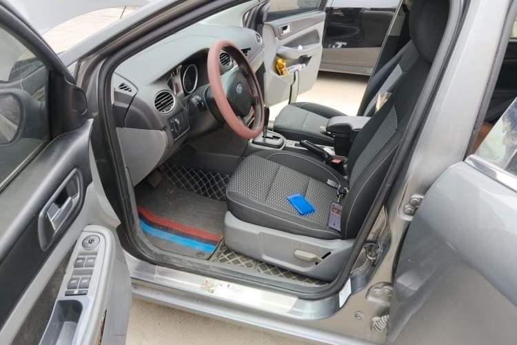 Used Ford Focus 2013 Hatchback Classic 1.8L Automatic Base Model Driver Seat