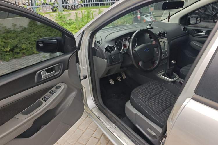 Used Ford Focus 2013 Hatchback Classic 1.8L Manual Base Model Driver Seat