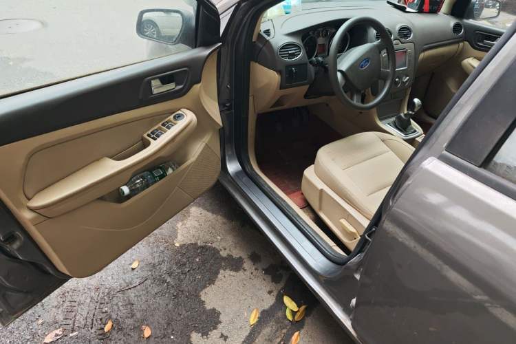 Used Ford Focus 2013 Sedan Classic 1.8L Manual Base Model Driver Seat