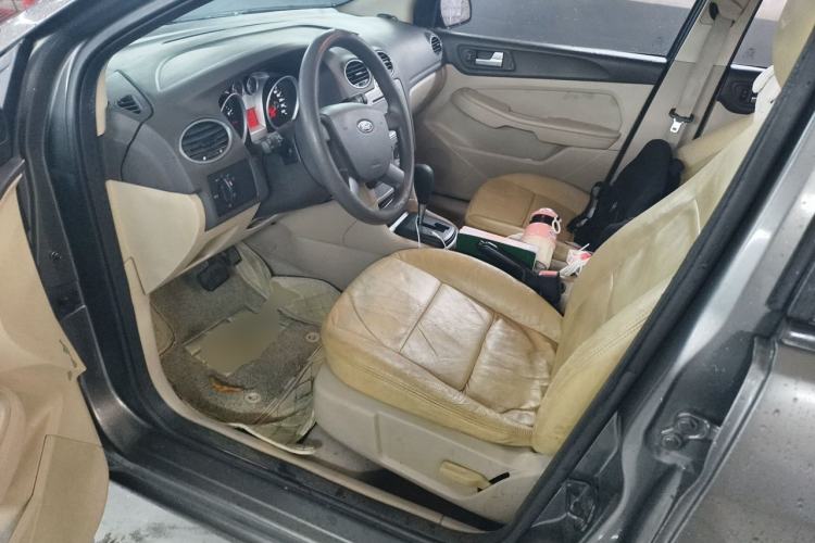 Used Ford Focus 2013 Sedan Classic 1.8L Automatic Base Model Driver Seat