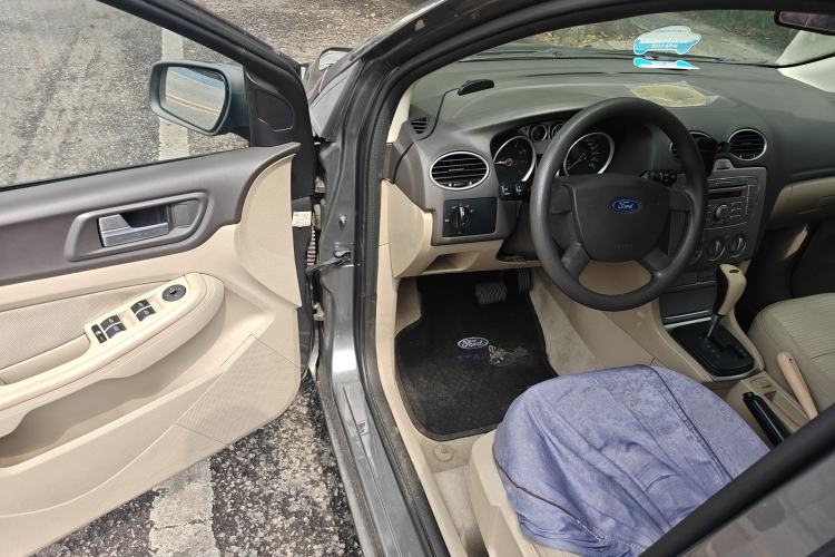Used Ford Focus 2013 Sedan Classic 1.8L Automatic Base Model Driver Seat
