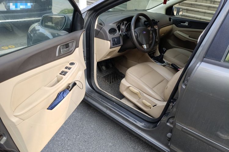 Used Ford Focus 2013 Sedan Classic 1.8L Manual Fashion Edition Driver Seat