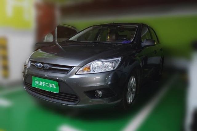 Ford Focus 2013 Sedan Classic 1.8L Automatic Base Model مستعملة