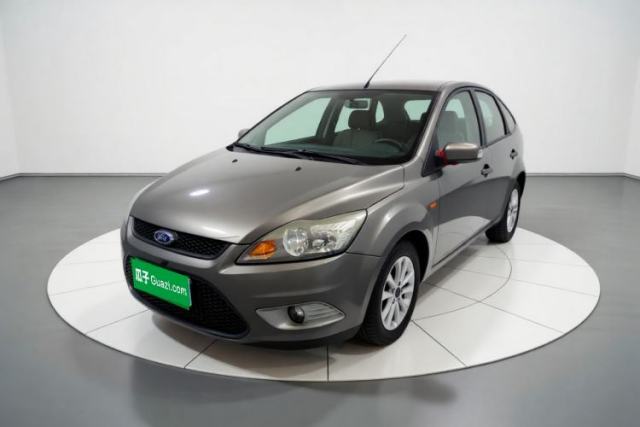 Ojetý Ford Focus 2013 Hatchback Classic 1.8L Manual Base Model