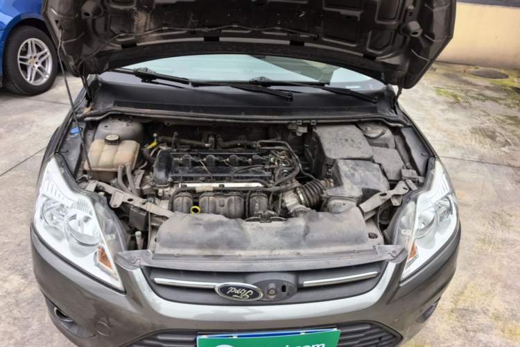 Used Ford Focus 2013 Sedan Classic 1.8L Manual Base Model Engine Bay