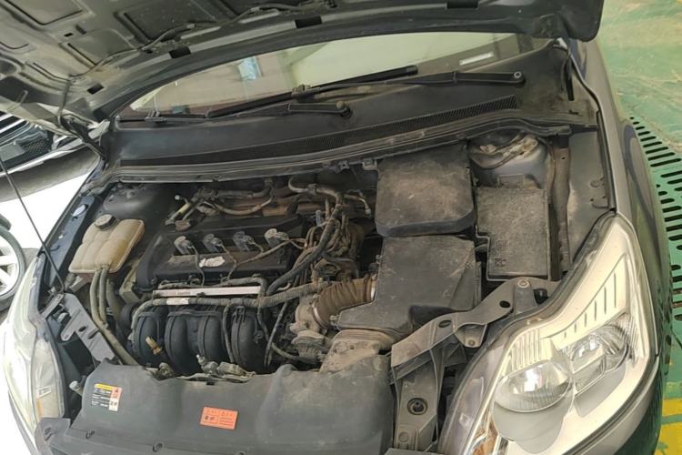 Used Ford Focus 2013 Sedan Classic 1.8L Manual Base Model Engine Bay