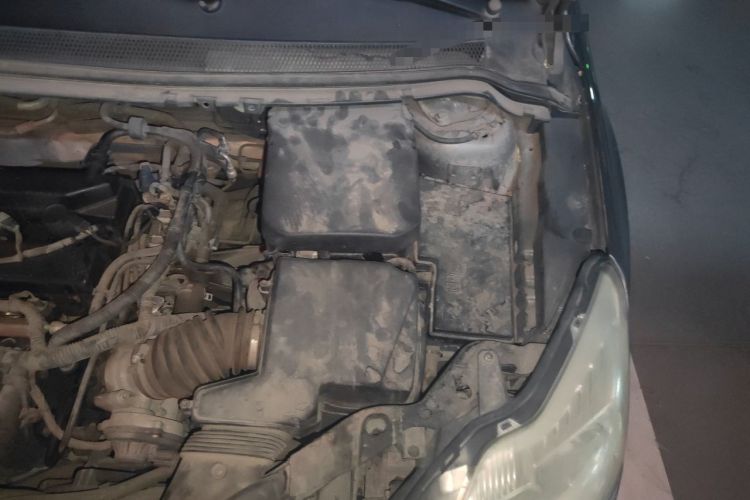 Used Ford Focus 2013 Sedan Classic 1.8L Manual Base Model Engine Bay Left