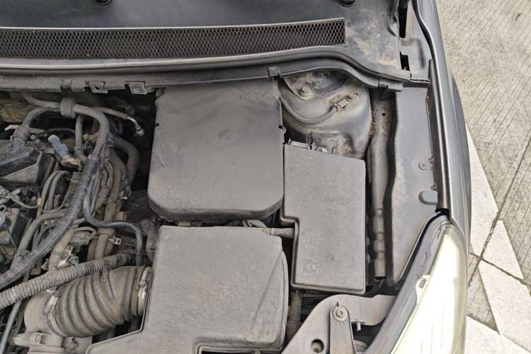 Used Ford Focus 2013 Sedan Classic 1.8L Manual Base Model Engine Bay Left