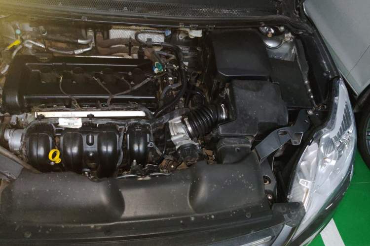 Used Ford Focus 2013 Sedan Classic 1.8L Automatic Base Model Engine Bay Left