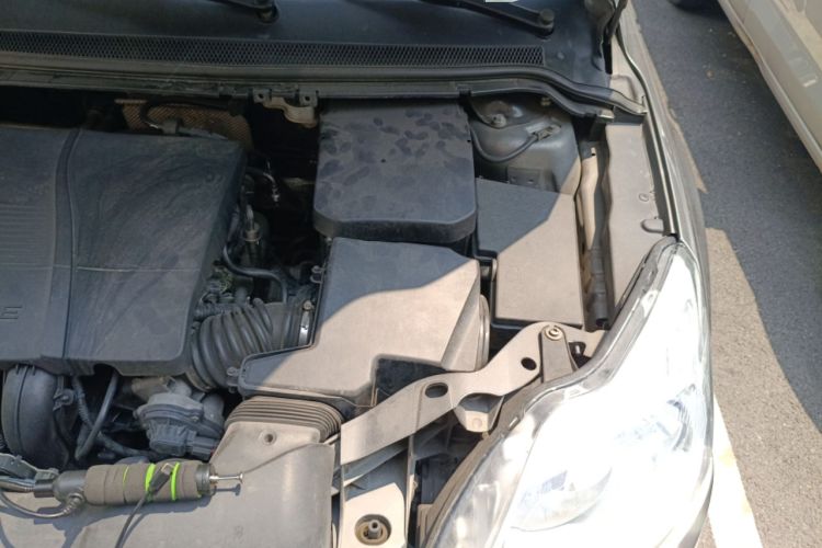 Used Ford Focus 2013 Sedan Classic 1.8L Automatic Fashion Edition Engine Bay Left