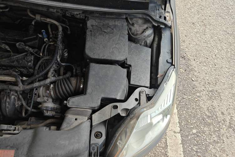 Used Ford Focus 2013 Sedan Classic 1.8L Automatic Base Model Engine Bay Left
